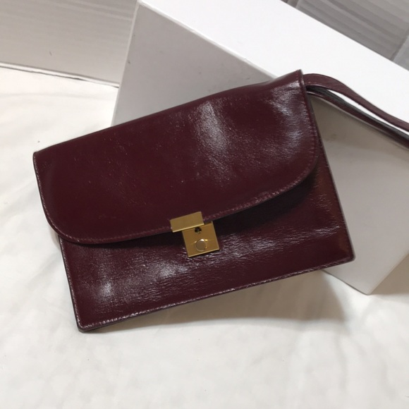 Brown leather wristlet with multi compartments and back zipper - Picture 7 of 7